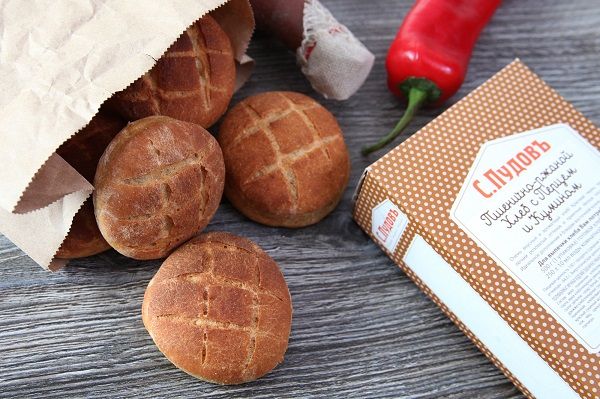 Пшенично-ржаные булочки с перцем и кумином