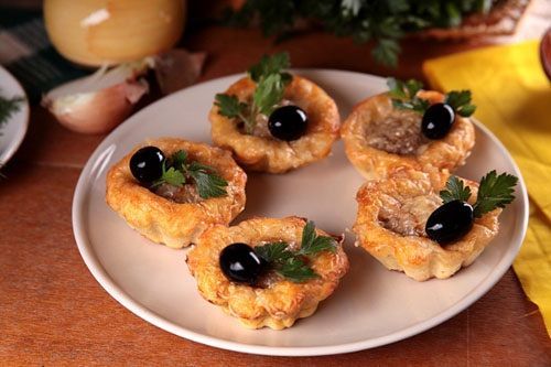 Картофельные кексы с сыром и куриными котлетками