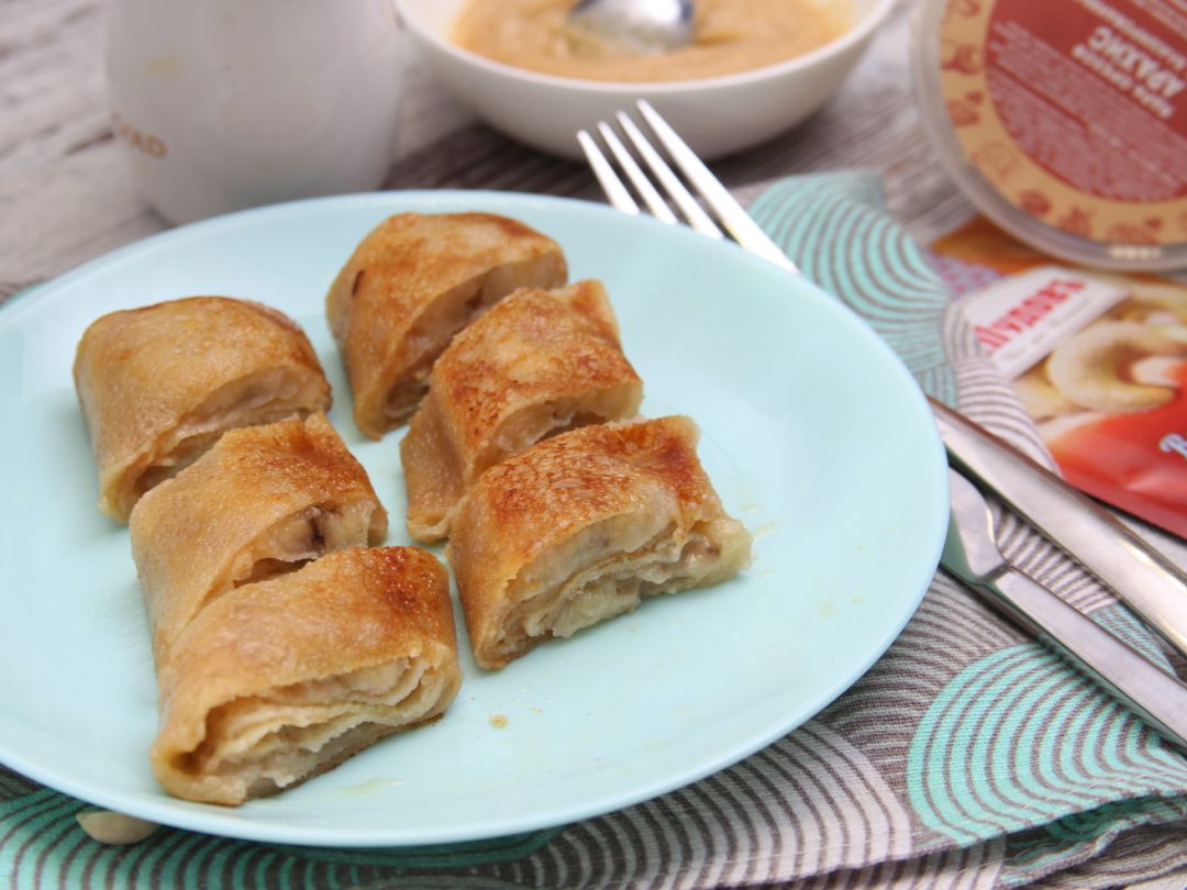 Блинчики из муки 2 сорта с бананово-арахисовой начинкой