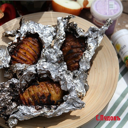 Картофель с сыром, запеченный в фольге