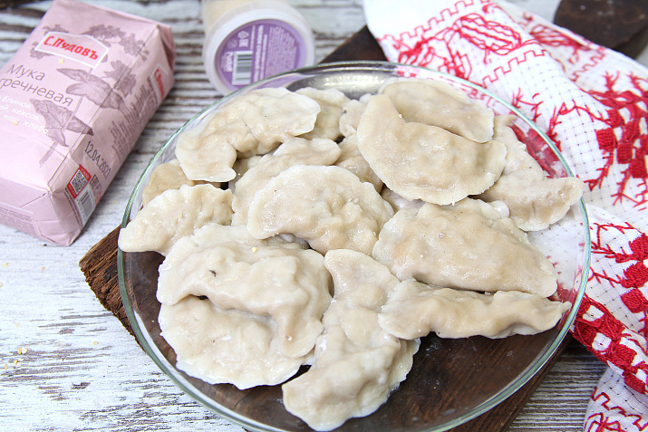 Вареники гречневые с курицей и грибами